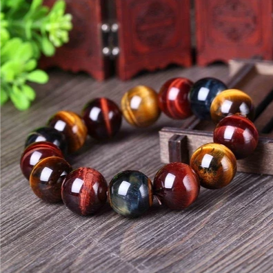 Armband med pärlor av tigeröga – 8–16 mm