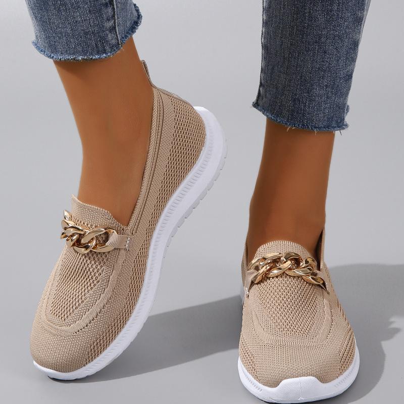 Lätta sneakers i stickat tyg med kedjedetalj – dam