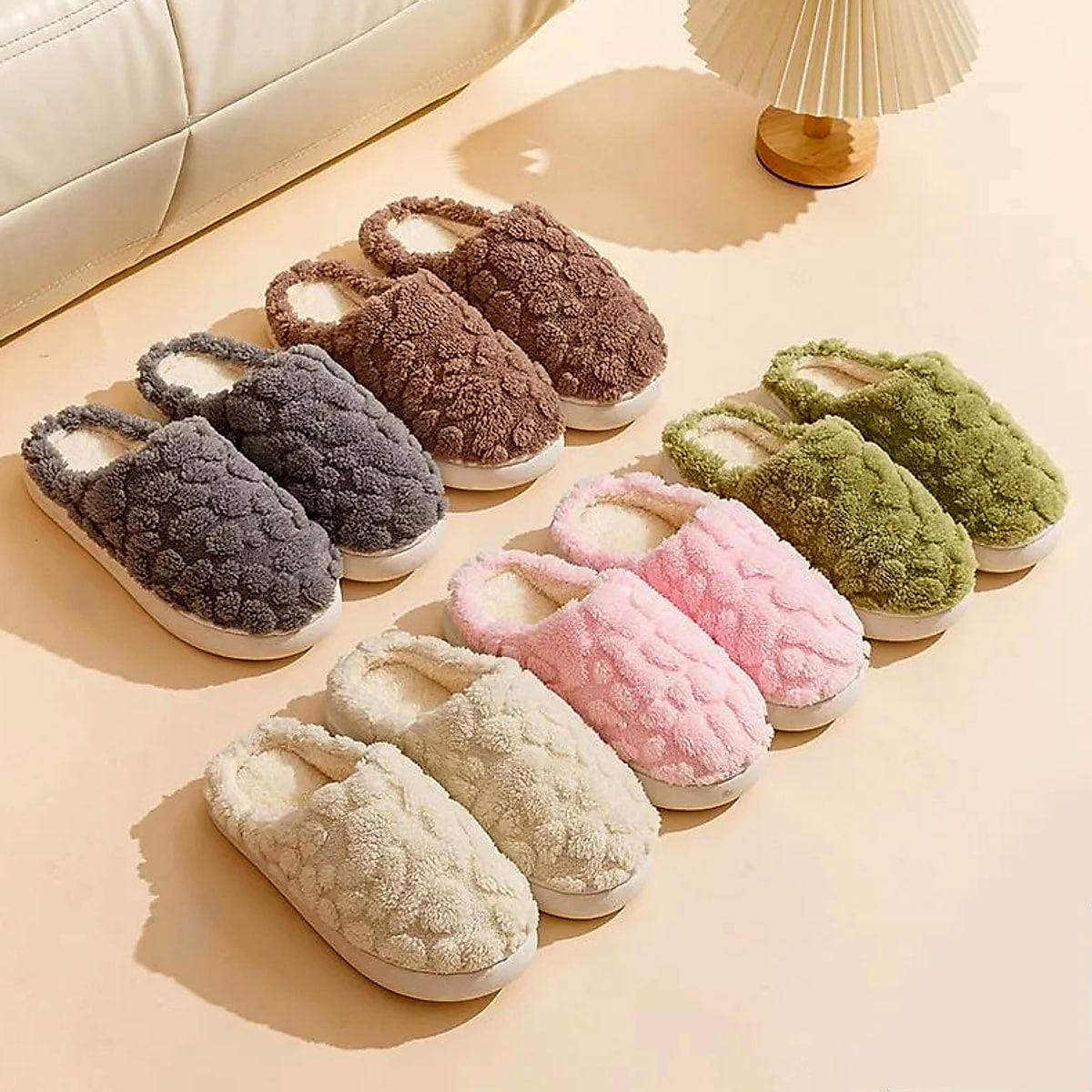 Fluffiga tofflor i fuskpäls – halkfri sula, unisex