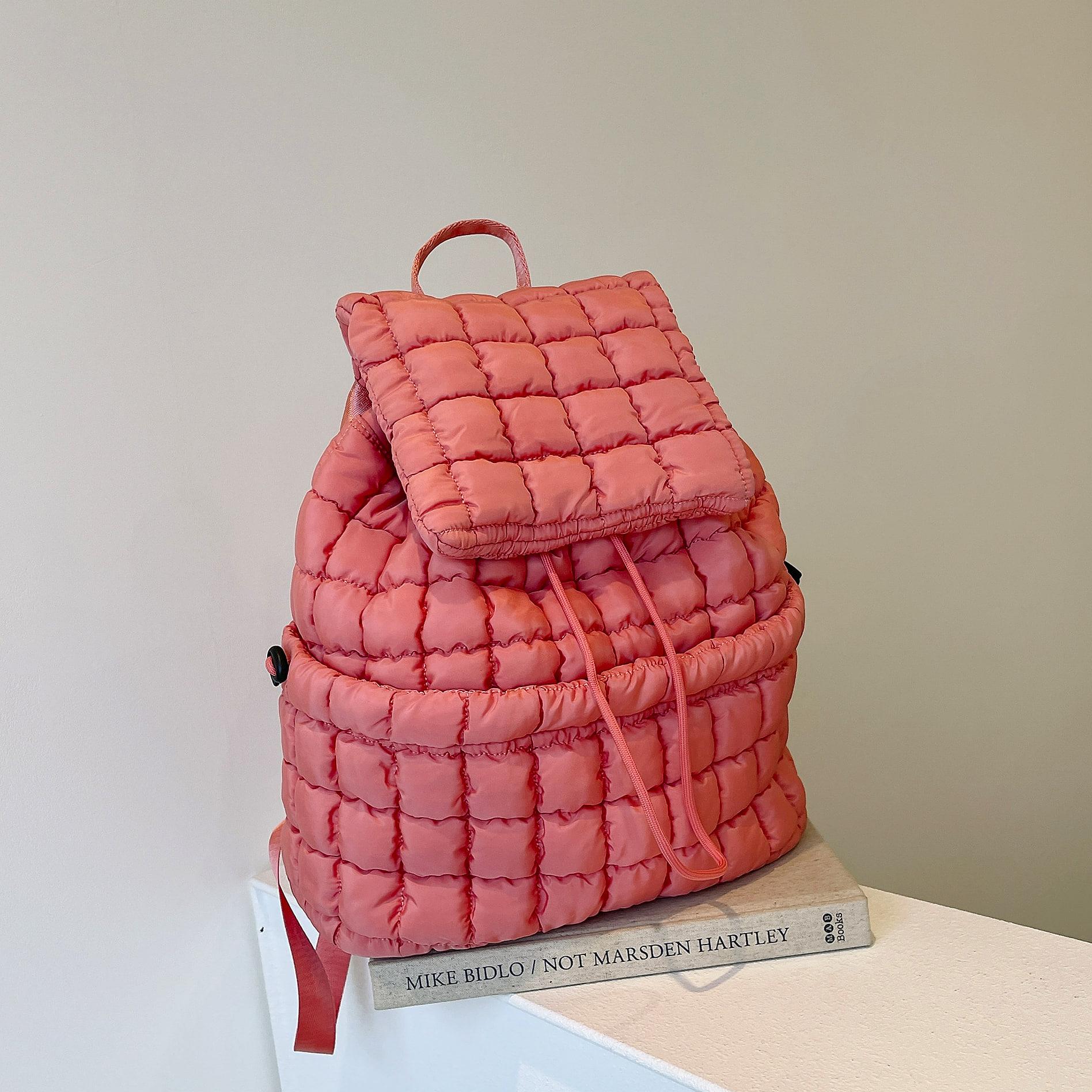 Quiltad ryggsäck i nylon – 35 × 34 × 13 cm, 14 färger