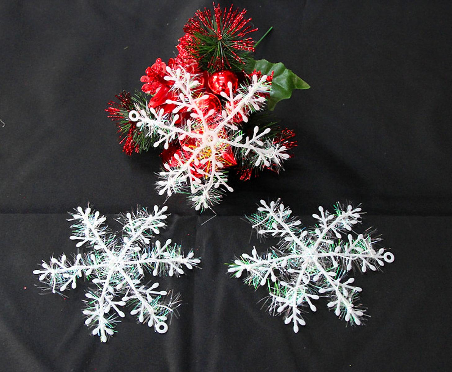 Vita snöflingor i plast – 30 st, 11 cm