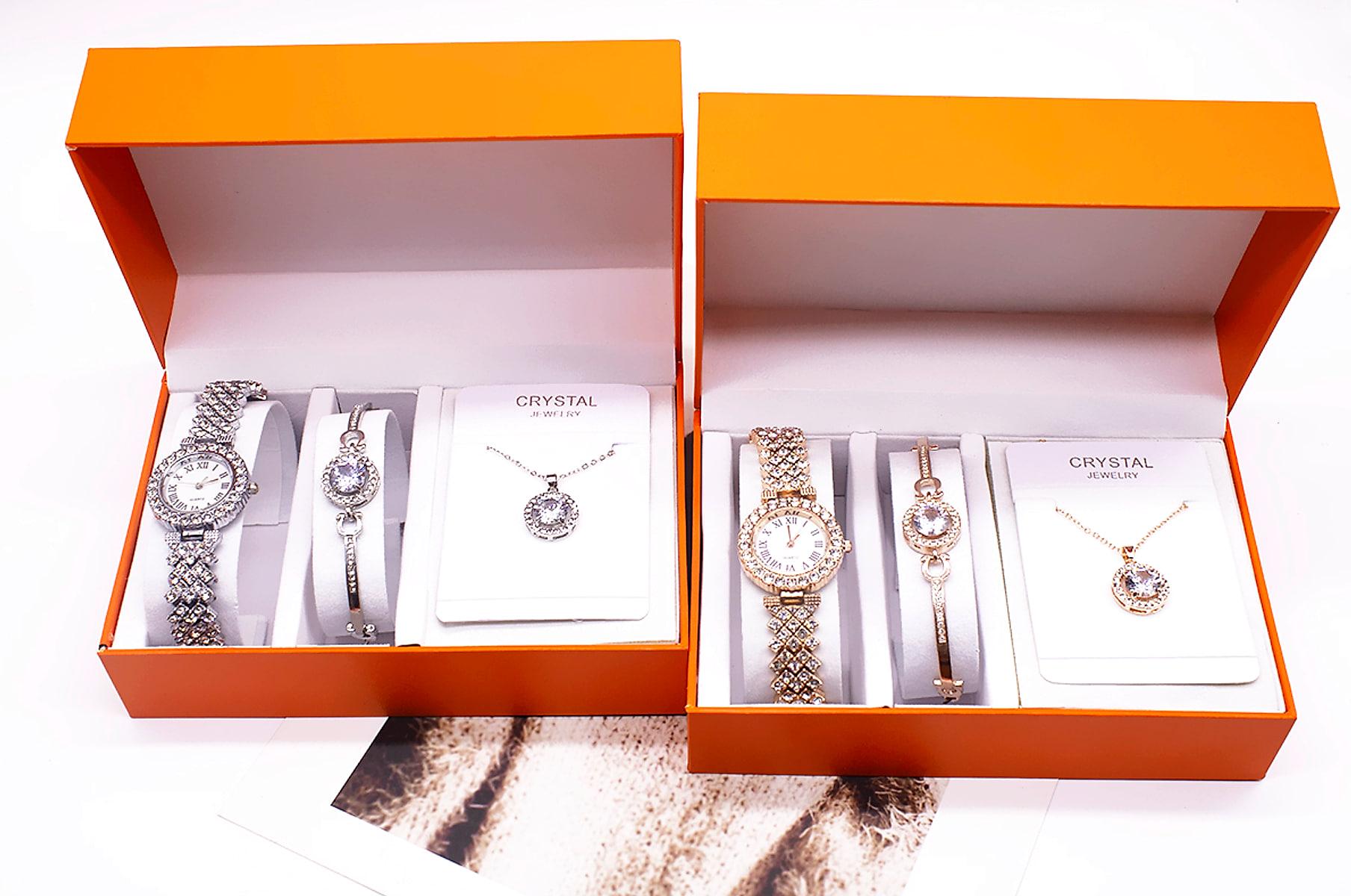 Klocka med strass i set med armband och halsband