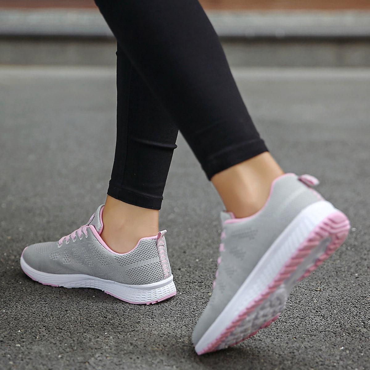 Lätta sneakers i mesh för dam