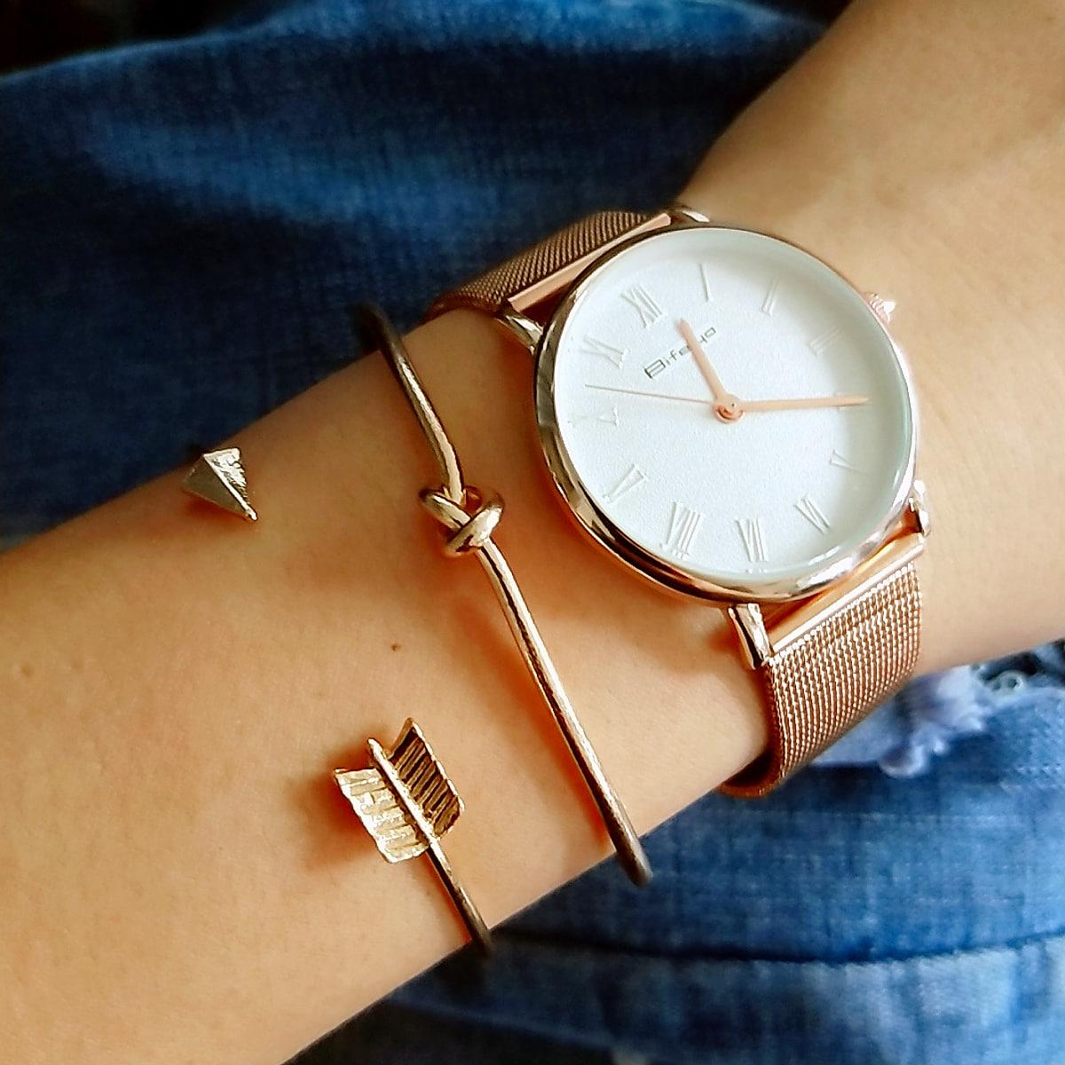 Armband i vintagestil med pil och knut – guldfärgat