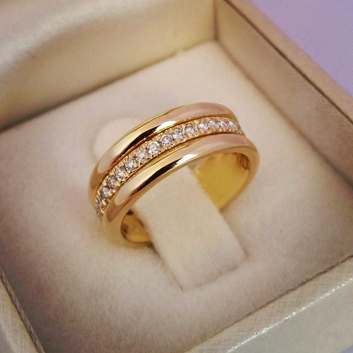 Ring i koppar med zirkonia – guld- eller silverfärgad