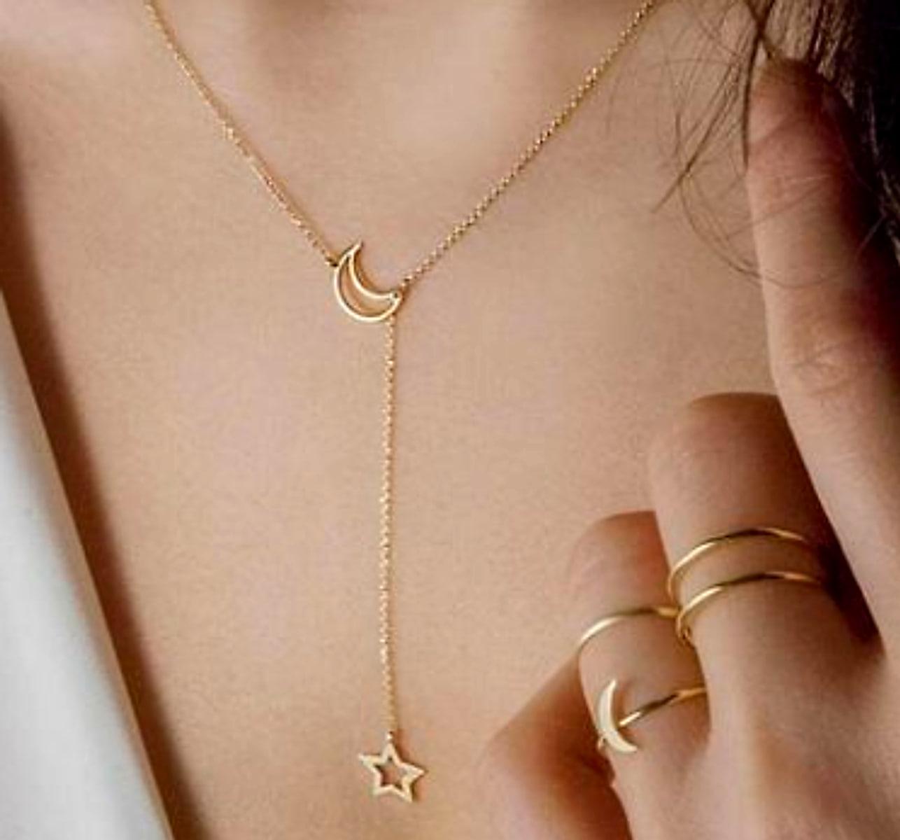 Kort halsband med måne och stjärna – guld eller silver