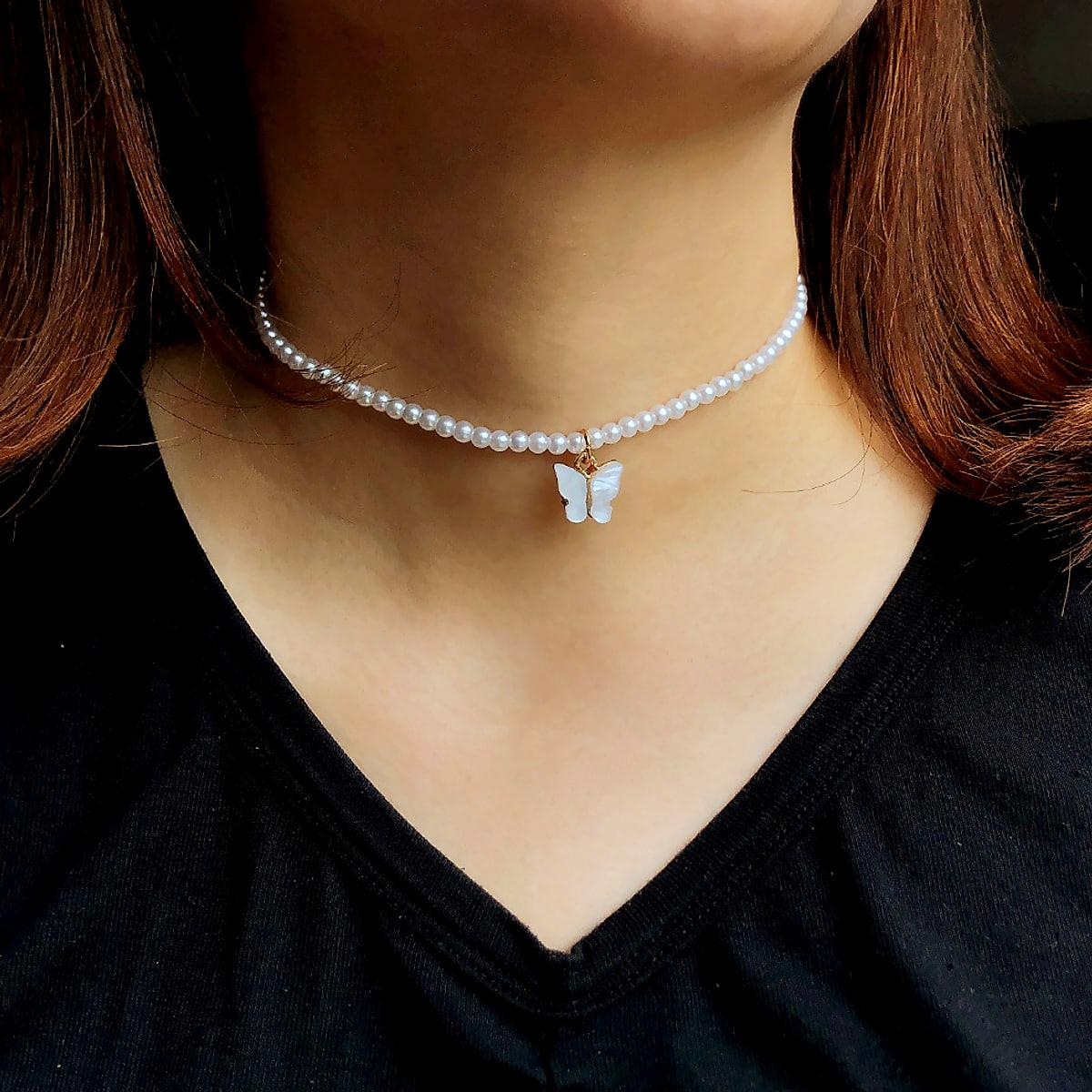 Pärlhalsband med fjäril – choker