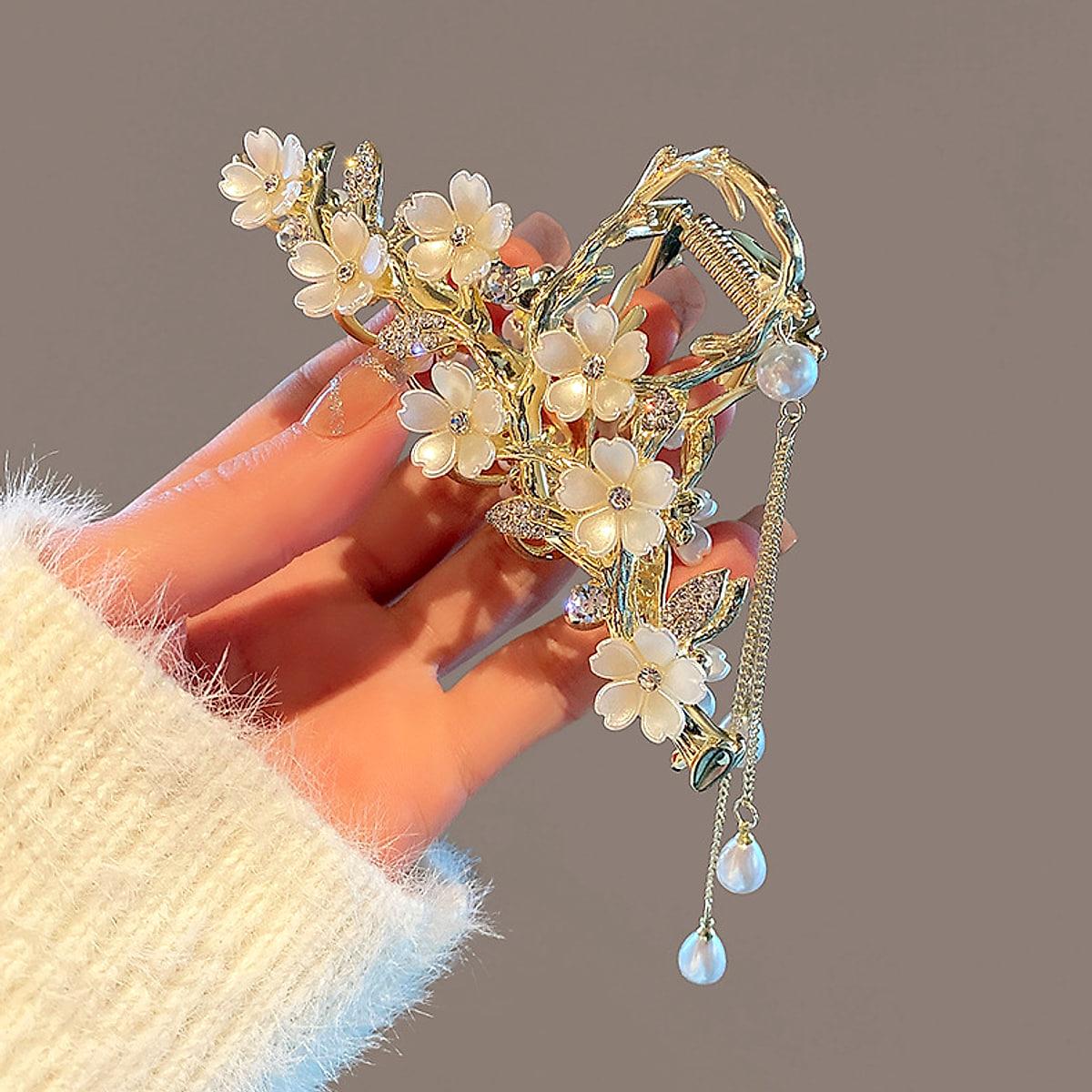 Stor hårklämma med pärlor, blommor och tofs – 11,5 cm