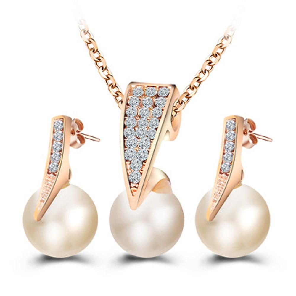 Smyckesset med pärlor och strass – halsband och örhängen