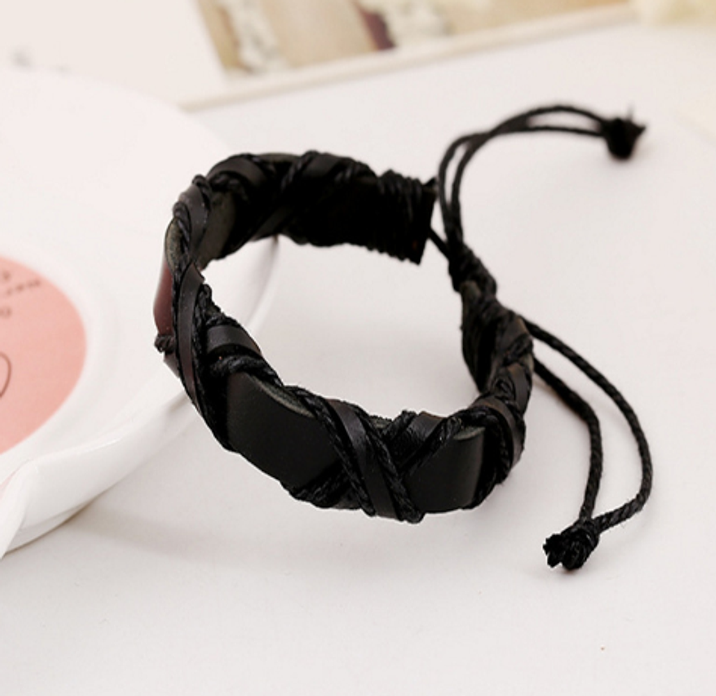 Flätat läderarmband med knytband – svart eller brunt