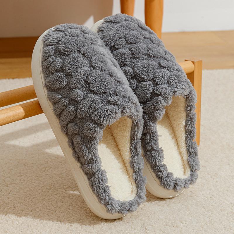 Fluffiga tofflor i fuskpäls – halkfri sula, unisex