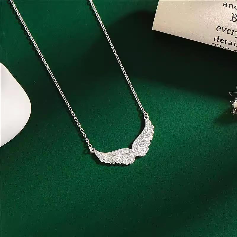 Halsband med änglavingar i 925 silver och zirkonia – 40 + 5 cm