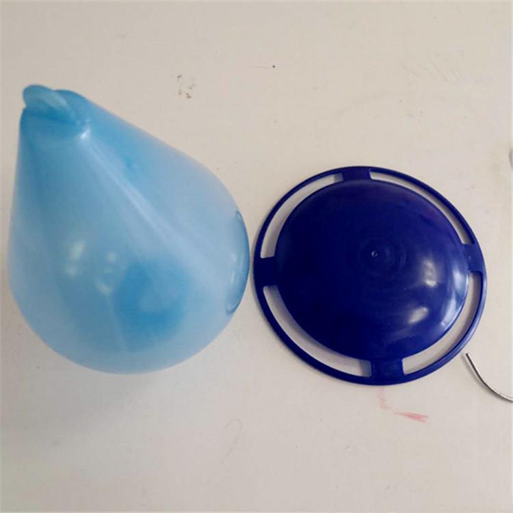 Hängande fågelmatare i plast – droppform