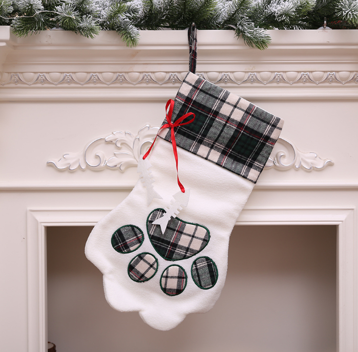 Julstrumpa med hundtass och rutig kant – 20 × 46 cm