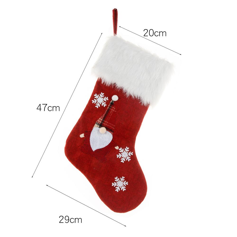 Julstrumpa med ljusslinga och broderat motiv – 47 × 29 cm