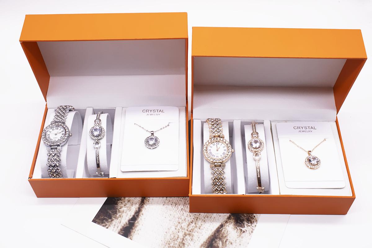 Klocka med strass i set med armband och halsband