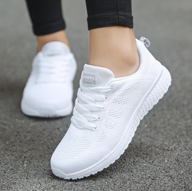 Lätta sneakers i mesh för dam