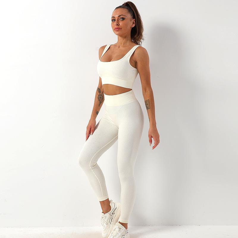 Sömlöst träningsset med sport-bh och leggings med hög midja