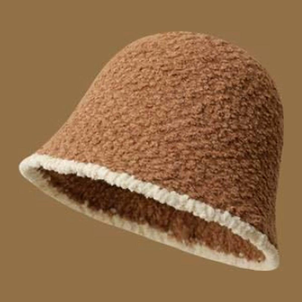 Stickad buckethatt för höst och vinter